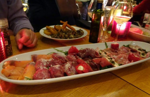 Top Gun Burgers food