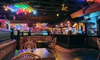 Jungle Jim's À l'intérieur