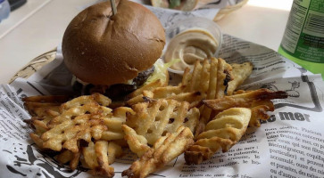 Le Baldaquin (sandwichs Tartares) food