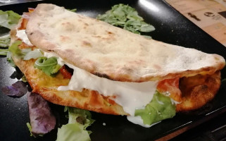 Le Baldaquin (sandwichs Tartares) food