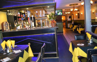 Mitchell 101 Bar And Grill Exterior