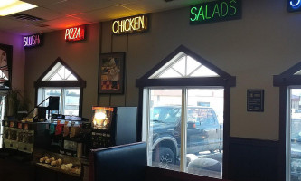 Pizza Hut outside