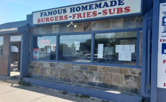 George's Burgers and Subs outside
