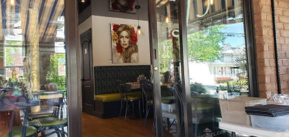 Creperie Le St-l inside