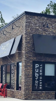 Pub 981 Exterior