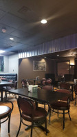Toppers Grill inside