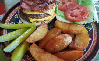 Toppers Grill food