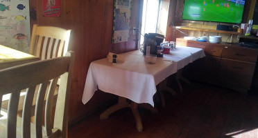 Pierside Pub & Grill inside