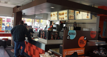 A&w Canada Dentro
