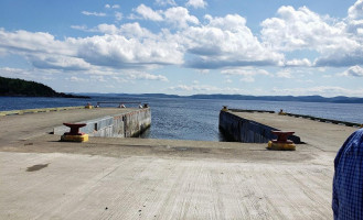 Fudge's Specializing In Seafood Exterior