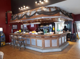 Fudge's Specializing In Seafood Exterior