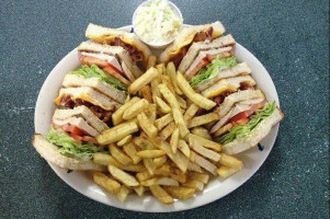 Fudge's Specializing In Seafood Comida