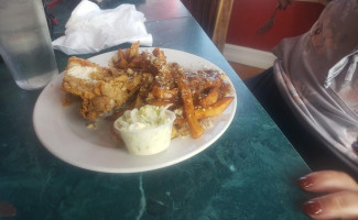 Fudge's Specializing In Seafood Comida