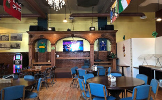 The Whistling Donkey Pub 'n ' Lounge Dentro