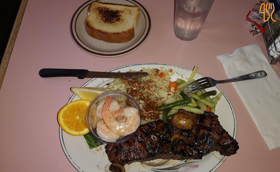 Gus' Greek Ribs Family Restaurant