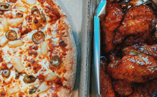 Domino's Pizza food