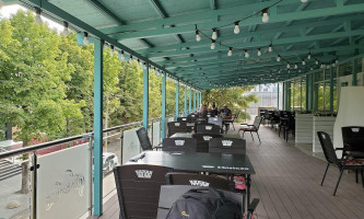 Bistro Pic Bois Taverne outside