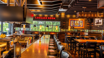 Browns Socialhouse inside