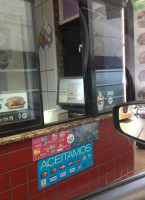 T.A.N. Coffee - Windsor Dentro