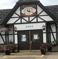 Barb Ernie's Old Country Inn outside