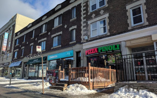 Pizza Pinoli Extérieur