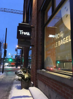 Le Trou Bagels outside