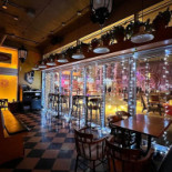 Galaxie Brasserie Stella Esplanade Dentro