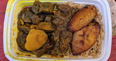 Boom J's Cuisine Nourriture