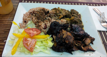 Boom J's Cuisine Nourriture