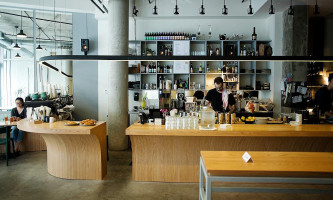 Monopole À l'intérieur