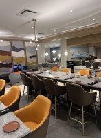 Lloyd À l'intérieur