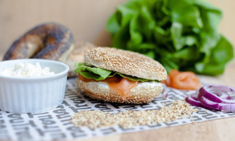 Le Trou Bagels drink