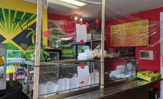 Boom J's Cuisine Exterior