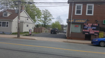 Donnini's Pizza Exterior