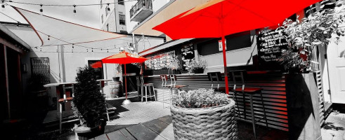 Battery Park Beer Bar And Eatery Outside