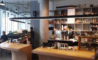 Monopole À l'intérieur