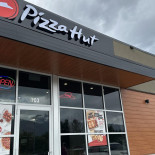 Pizza Hut Revelstoke outside