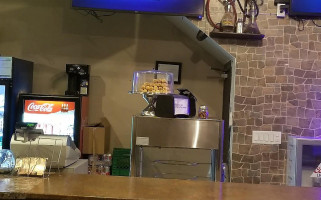 Mama's Pizzeria Restaurant À l'intérieur