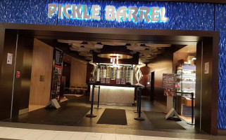 Pickle Barrel Yonge Eglinton Exterior