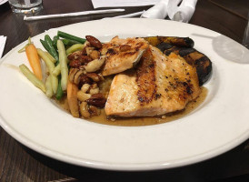 Pickle Barrel Yonge Eglinton Comida