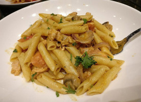 Pickle Barrel Yonge Eglinton Comida