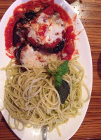 Pickle Barrel Yonge Eglinton Comida