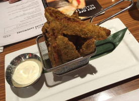 Pickle Barrel Yonge Eglinton Comida