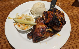 Pickle Barrel Yonge Eglinton Comida