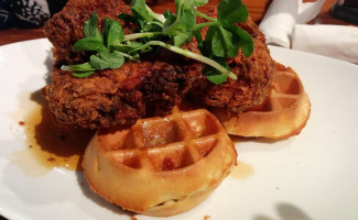 Pickle Barrel Yonge Eglinton Comida