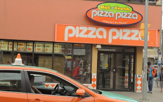 Pizza Pizza Exterior
