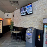 Nora Shawarma And Kebab (college St. Dentro