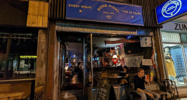 Done Right Inn Extérieur