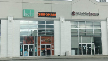 Doughbox Wood Fired Pizza Pasta Mississauga Exterior