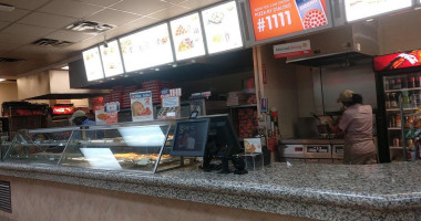 Pizza Pizza Exterior